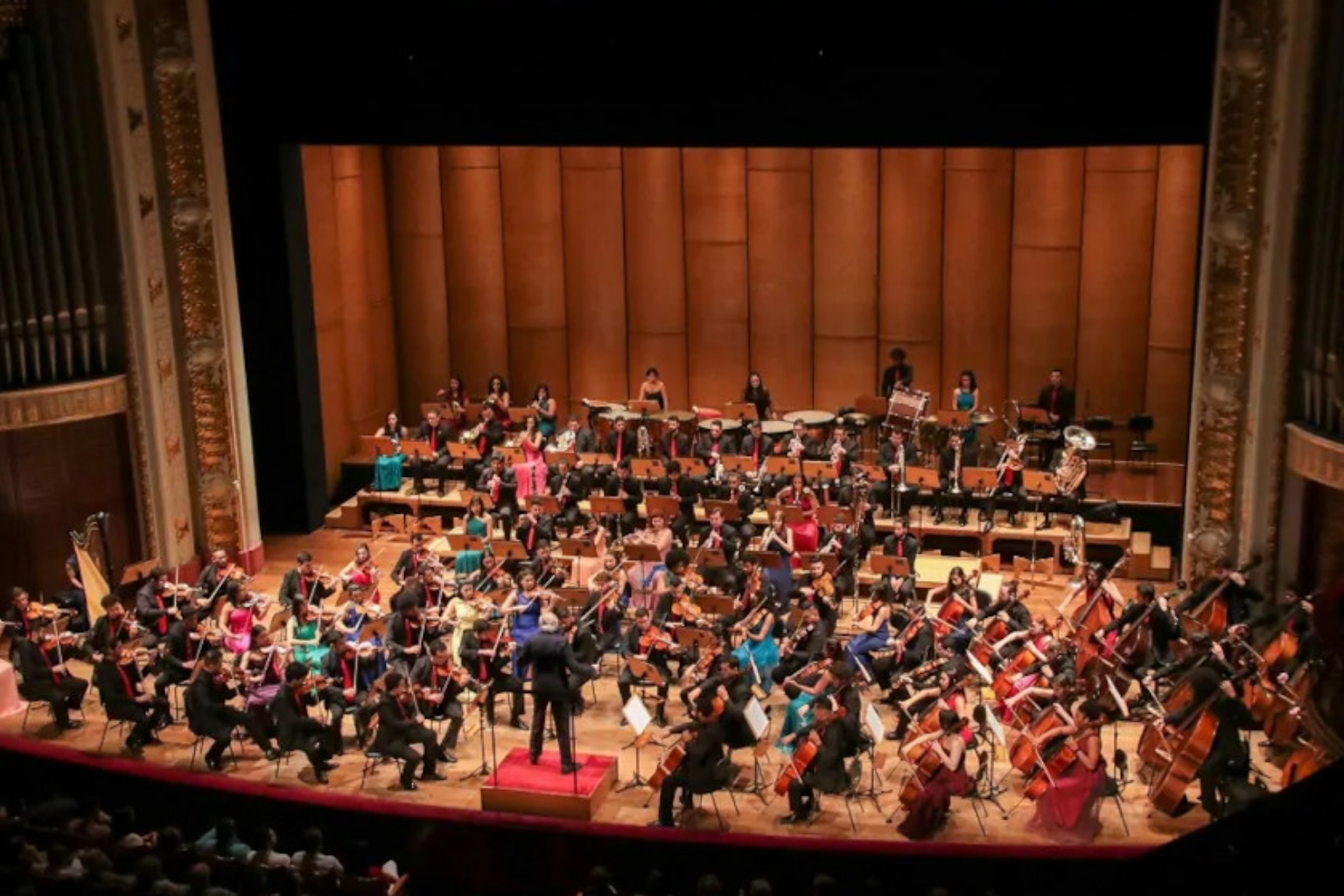 Imagem do palco da Orquestra Sinfônica Heliópolis